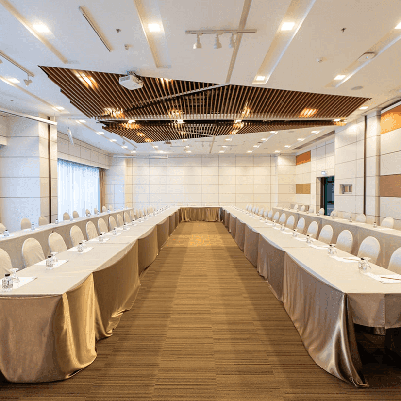 MEETING ROOM 211